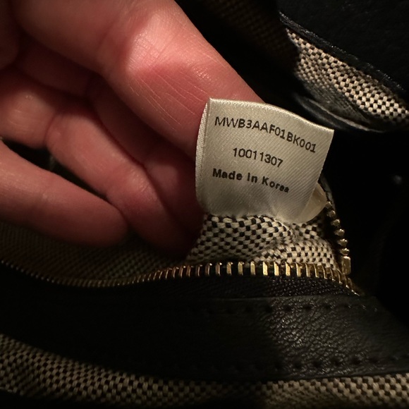 AUTHENTIC MCM LEATHER 2 WAY CROSSBODY BLACK - Picture 10 of 16